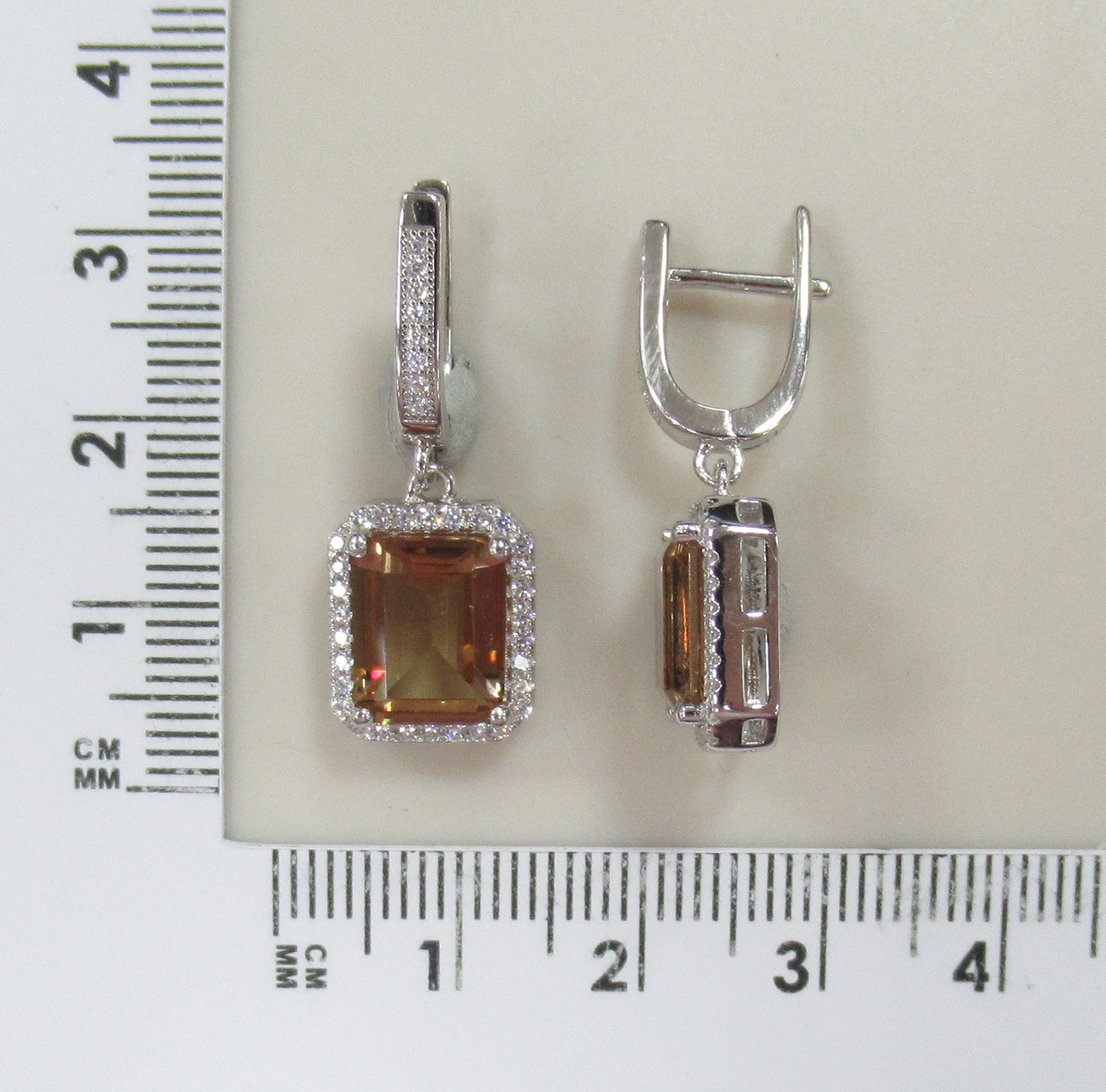 Серебряные серьги с султанитами